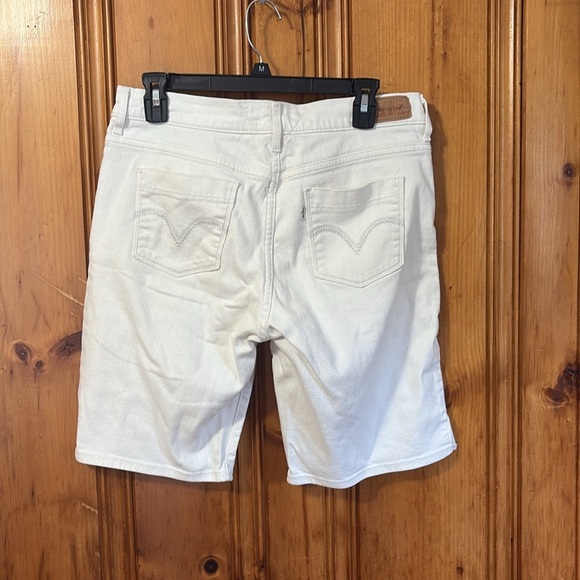 Levi's White Denim Shorts - High Rise - Size 10 - Picture 4 of 9